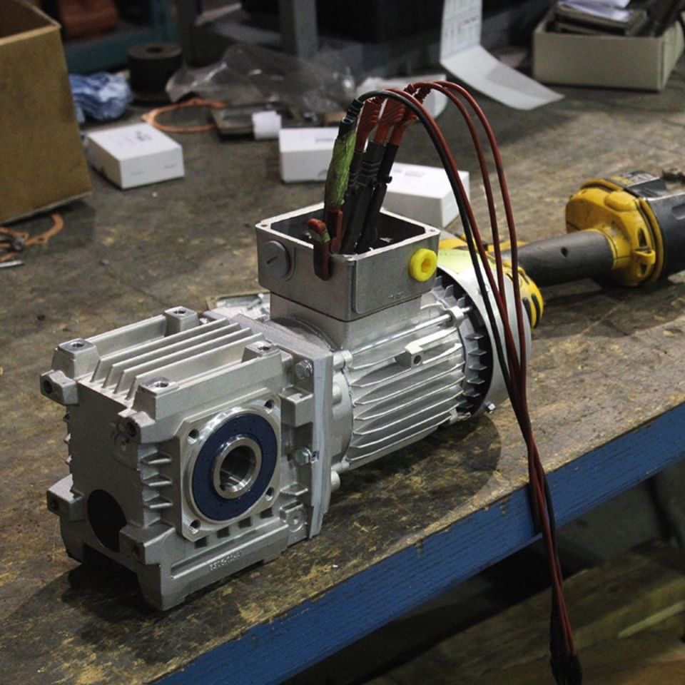 3 Signs to Know If Your Gear Reducer Needs To Be Replaced